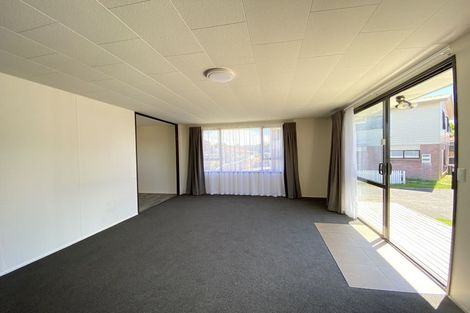 Photo of property in 2/452 Swanson Road, Ranui, Auckland, 0612