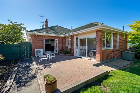 Photo of property in 62 Royal Crescent, Saint Kilda, Dunedin, 9012