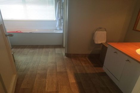 Photo of property in 72 Ridge Road, Howick, Auckland, 2014