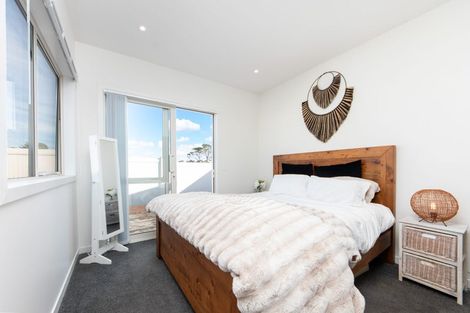 Photo of property in 2 Morus Road, Massey, Auckland, 0614