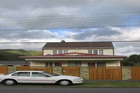 Photo of property in 32 Reynolds Street, Taita, Lower Hutt, 5011