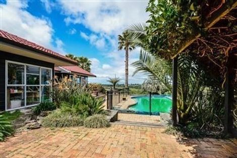 Photo of property in 144 Nixon Road, Taupaki, Henderson, 0782