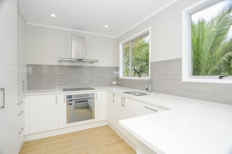 Photo of property in 2/15 Marina Road, Torbay, Auckland, 0630