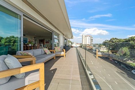 Photo of property in The Reef, 93 Saint Aubyn Street, New Plymouth, 4310