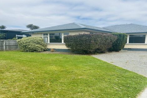 Photo of property in 17 Pembroke Street, Avondale, Christchurch, 8061