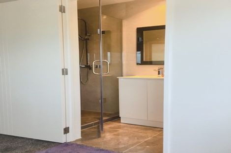 Photo of property in 425d Great South Road, Opaheke, Papakura, 2113