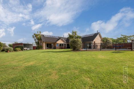 Photo of property in 17 Deacon Road, Riverhead, Kumeu, 0892