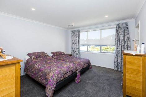 Photo of property in 1 Mawai Hakona Drive, Wallaceville, Upper Hutt, 5018