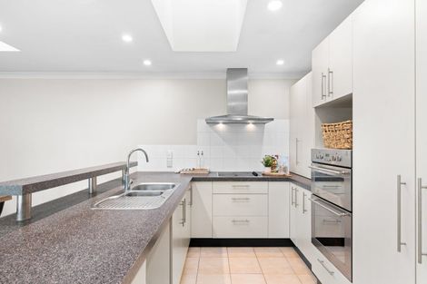 Photo of property in 92 Condell Avenue, Papanui, Christchurch, 8053