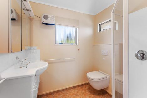 Photo of property in 11 Marewa Place, Waikanae Beach, Waikanae, 5036