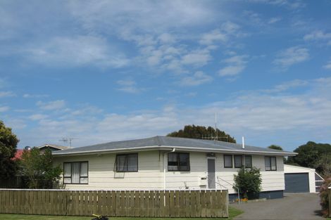 Photo of property in 22 Tongariro Street, Castlecliff, Whanganui, 4501