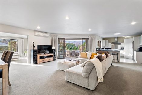 Photo of property in 1 Manorburn Place, Lake Hayes, Queenstown, 9304