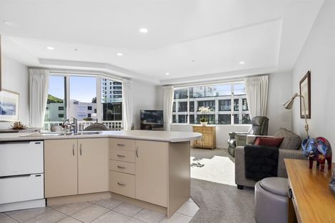 Photo of property in The Beaumont Apartments, 8/12 Maunganui Road, Mount Maunganui, 3116