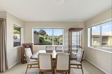 Photo of property in 4/3 Sandel Rise, Merrilands, New Plymouth, 4312