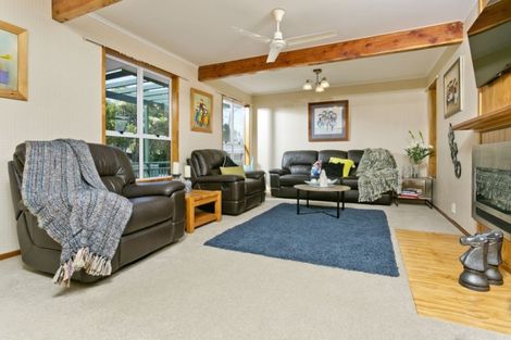 Photo of property in 66 Lake Road, Northcote, Auckland, 0627