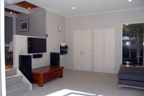 Photo of property in 14 Fitzpatrick Place, Chatswood, Auckland, 0626