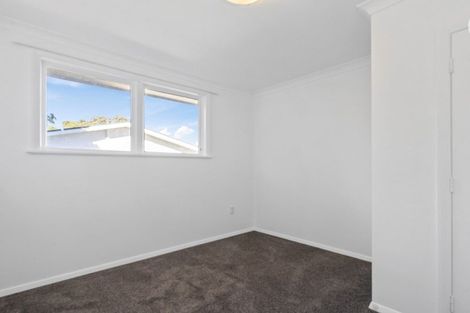 Photo of property in 43 Stewart Drive, Newlands, Wellington, 6037