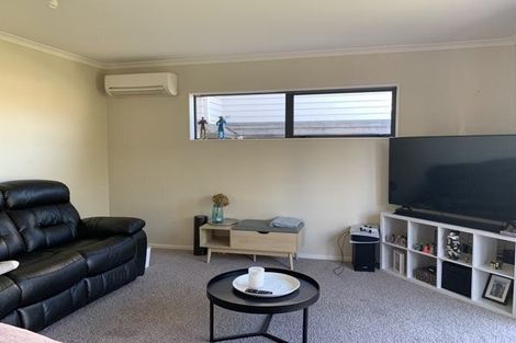 Photo of property in 14 Cresswell Place, Johnsonville, Wellington, 6037