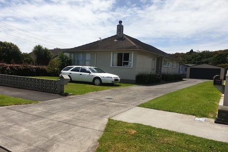 Photo of property in 55 Lismore Street, Merrilands, New Plymouth, 4312