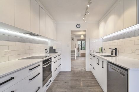 Photo of property in 609 Roberts Street, Hastings, 4122