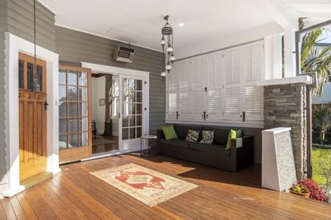 Photo of property in 366d Devonport Road, Tauranga South, Tauranga, 3112