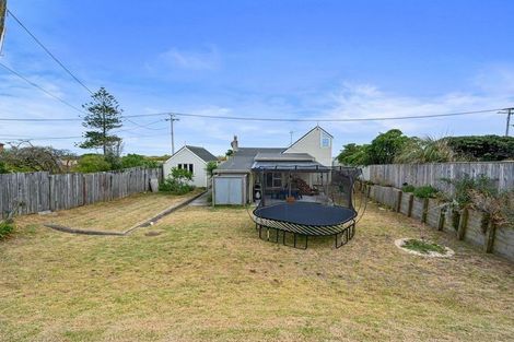 Photo of property in 92 Marine Parade, Otaki Beach, Otaki, 5512