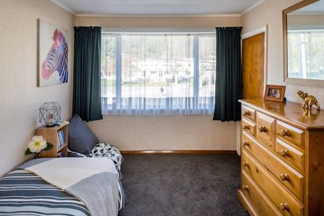 Photo of property in 209b Waddington Drive, Naenae, Lower Hutt, 5011