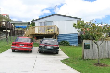 Photo of property in 17 Maywood Crescent, Glen Eden, Auckland, 0602