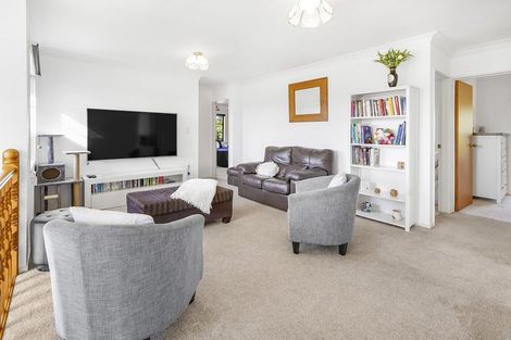 Photo of property in 18 Longwood Place, Harrowfield, Hamilton, 3210