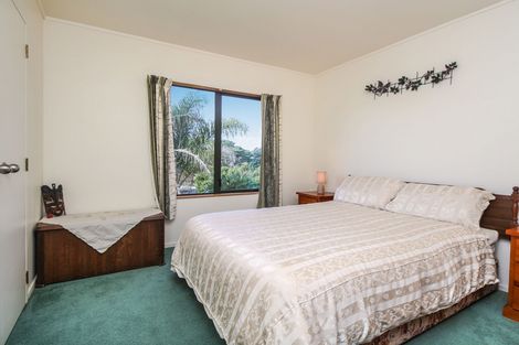 Photo of property in 20 Killygordon Place, Massey, Auckland, 0614