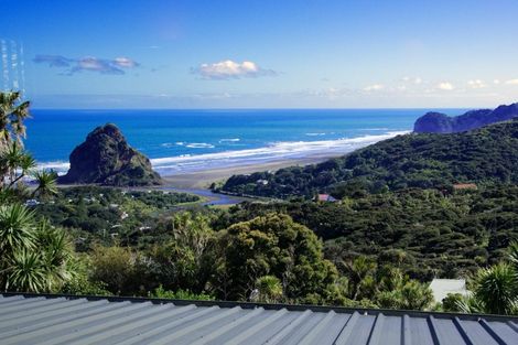Photo of property in 26 Piha Road, Piha, 0772