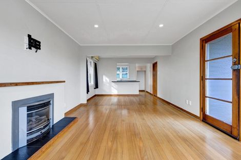 Photo of property in 8 Penrith Street, Westown, New Plymouth, 4310