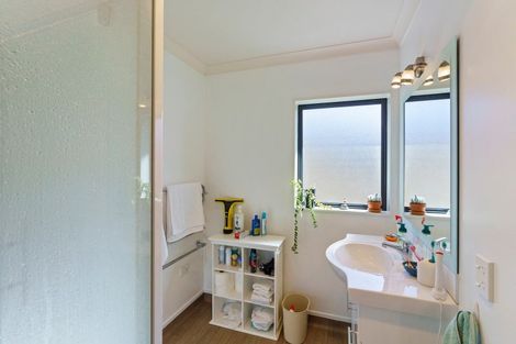 Photo of property in 8 Ian Peter Way, Otaki, 5512