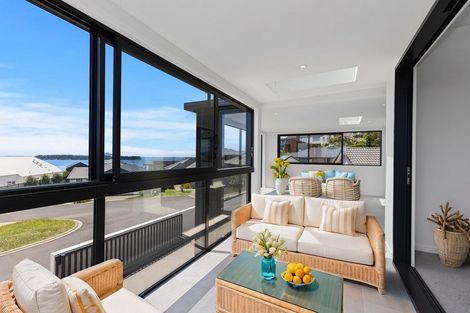 Photo of property in 10 Winspear Place, Omokoroa, 3114