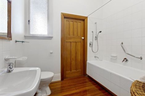 Photo of property in 11 Clissold Street, Merivale, Christchurch, 8014