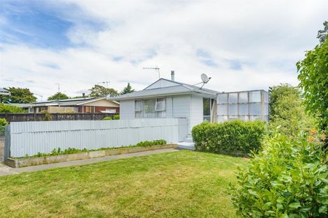 Photo of property in 6 Pain Street, Bulls, 4818