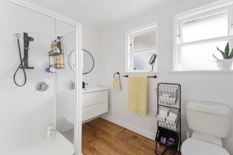 Photo of property in 4 Raleigh Street, Vogeltown, New Plymouth, 4310