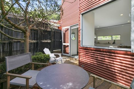 Photo of property in 3b Telford Terrace, Oriental Bay, Wellington, 6011