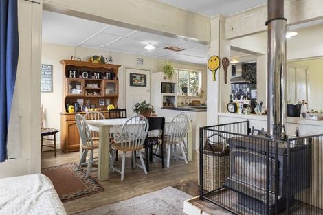 Photo of property in 10 Sandown Street, Waihola, Milton, 9073