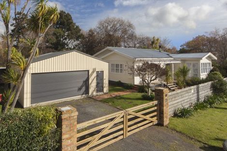 Photo of property in 2 Waikoukou Valley Road, Waimauku, 0812