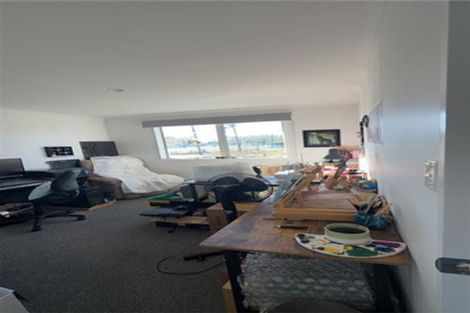 Photo of property in 99 Orchard West Road, Ngatea, 3503