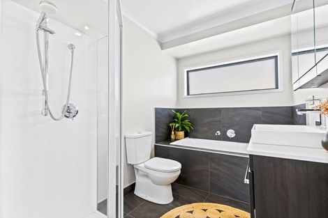 Photo of property in 9 Barque Rise, Long Bay, Auckland, 0630