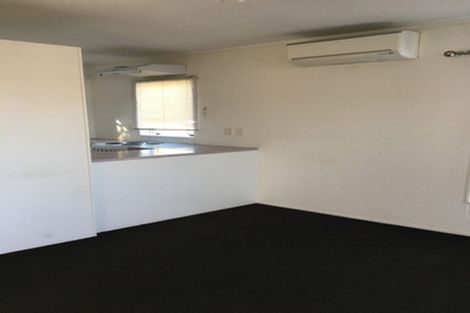 Photo of property in 89 Gossamer Drive, Pakuranga Heights, Auckland, 2010