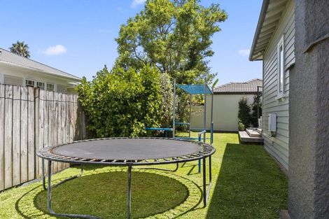 Photo of property in 1/50 Norwood Road, Bayswater, Auckland, 0622