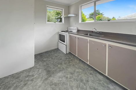 Photo of property in 28 Serwayne Place, Sunnyvale, Auckland, 0612