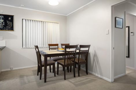 Photo of property in 2/72 Hyperion Drive, Randwick Park, Auckland, 2105
