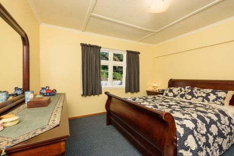 Photo of property in 5 Lonsdale Crescent, Rongotai, Wellington, 6022