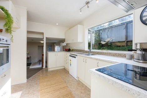 Photo of property in 2/112 Nigel Road, Browns Bay, Auckland, 0630