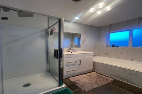 Photo of property in 1/3 Eulogy Place, Randwick Park, Auckland, 2105