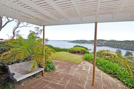 Photo of property in 25 Hillside Crescent, Leigh, 0985